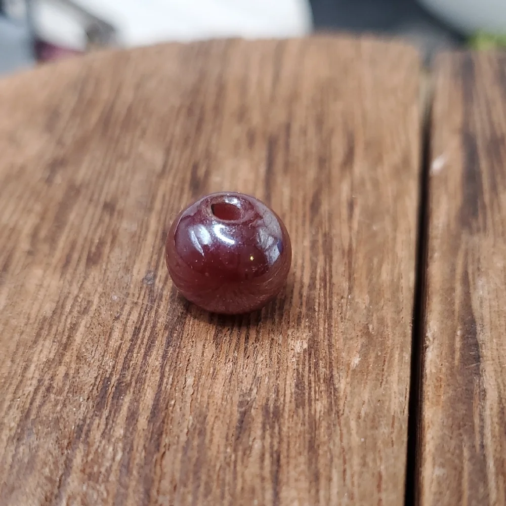 P310 Carnelian Ruby Gloss Glass Charm‎